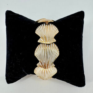 Kate Spade New York Gold & White Seashell Clam Bracelet One Size
